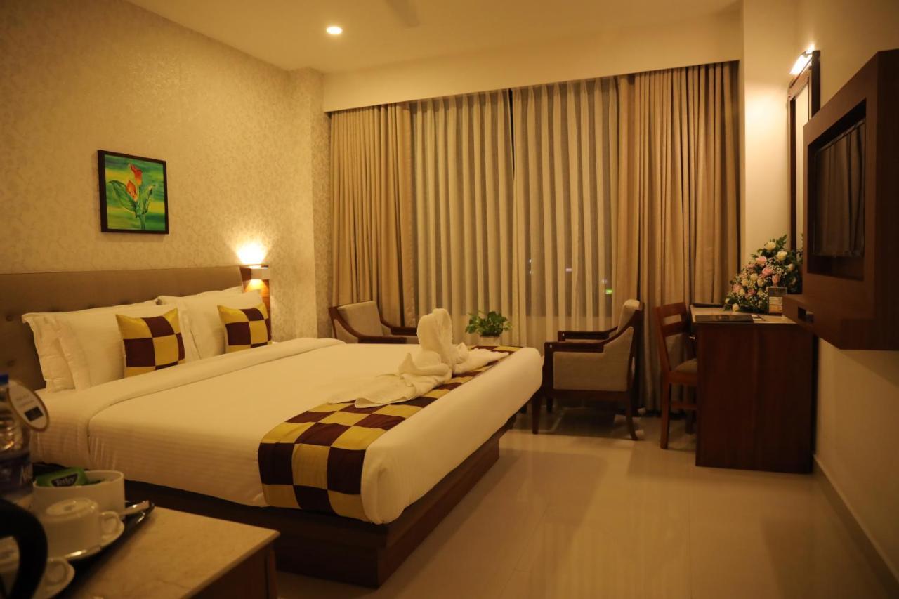 Hotel Kabani International Muvattupuzha Exterior photo