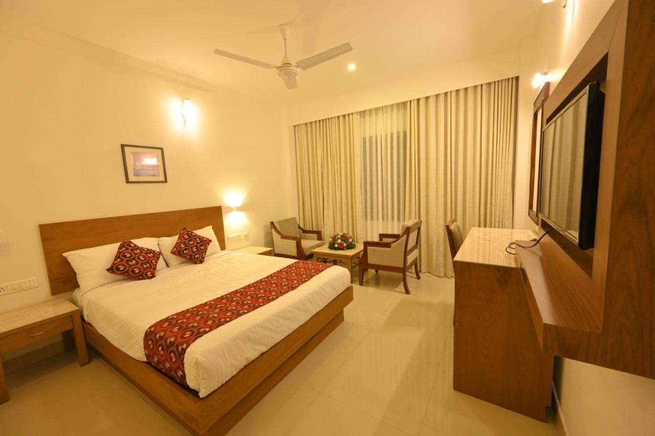 Hotel Kabani International Muvattupuzha Exterior photo